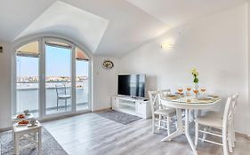 Penthouse Zola With Private Parking